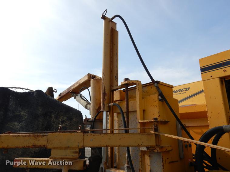 image for item DC5967 Gomaco GT-6200 curb and gutter machine