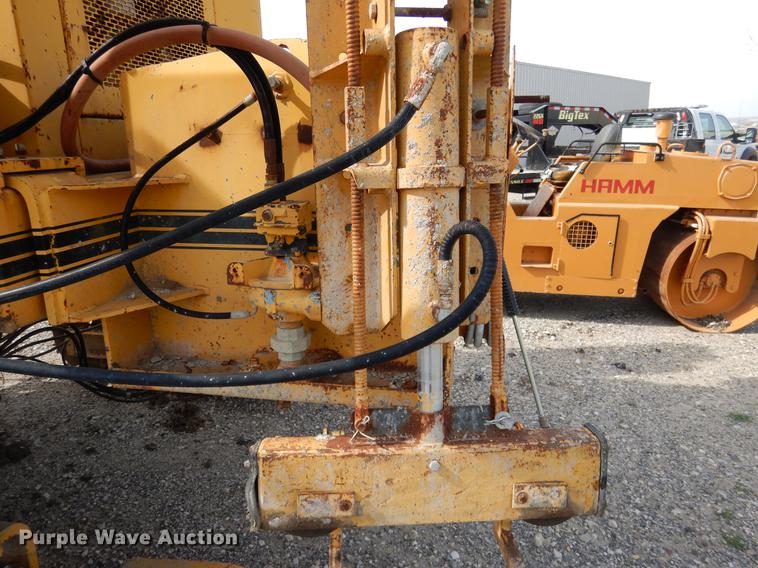 image for item DC5967 Gomaco GT-6200 curb and gutter machine