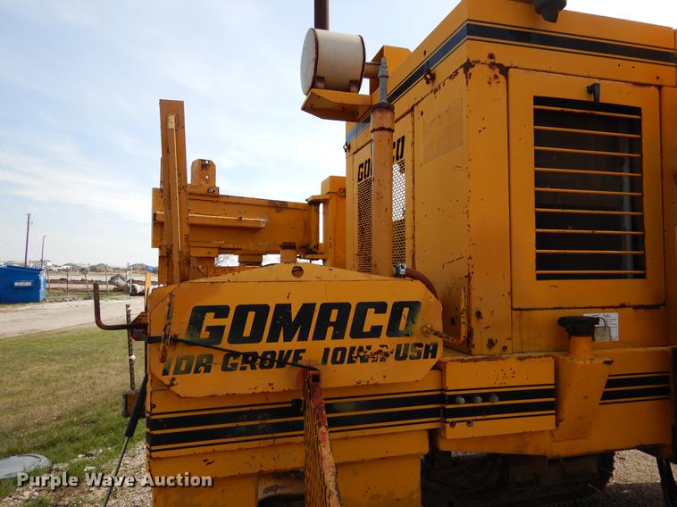 image for item DC5967 Gomaco GT-6200 curb and gutter machine