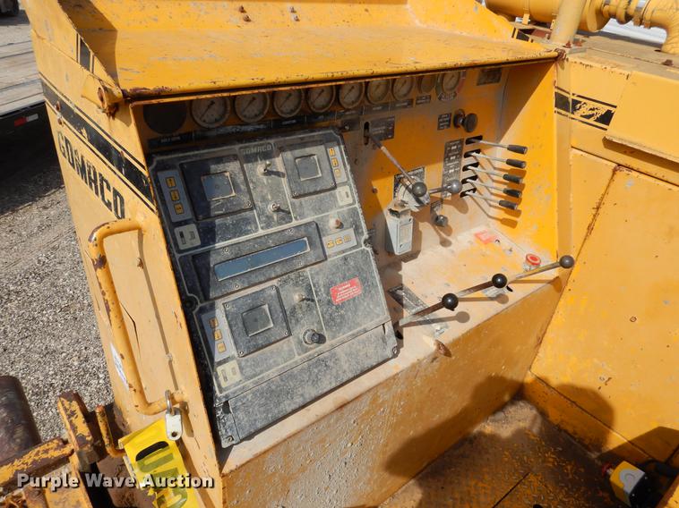 image for item DC5967 Gomaco GT-6200 curb and gutter machine