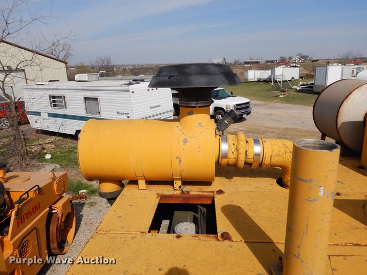 image for item DC5967 Gomaco GT-6200 curb and gutter machine