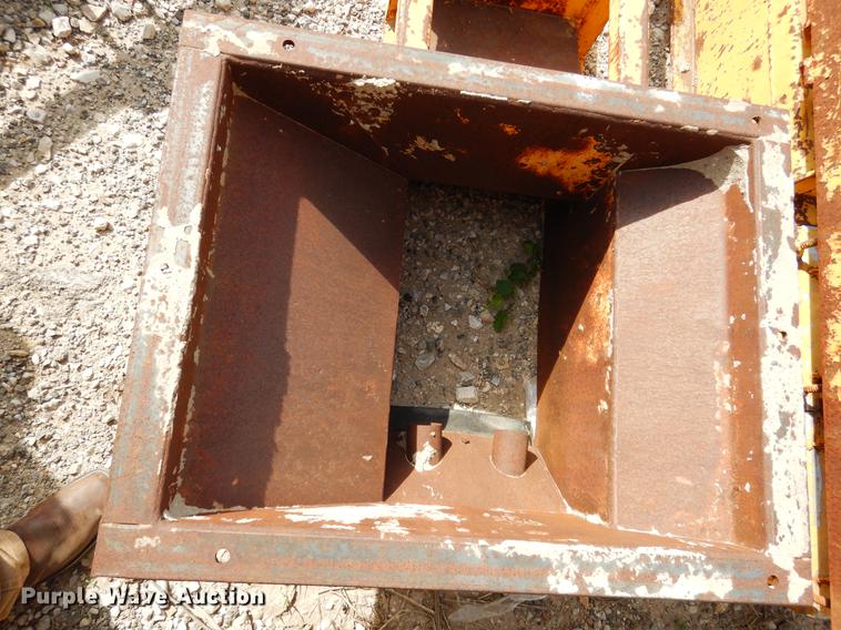 image for item DC5967 Gomaco GT-6200 curb and gutter machine