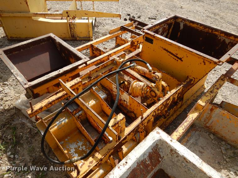 image for item DC5967 Gomaco GT-6200 curb and gutter machine