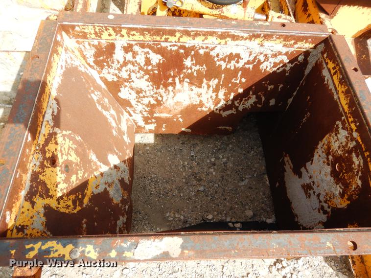 image for item DC5967 Gomaco GT-6200 curb and gutter machine