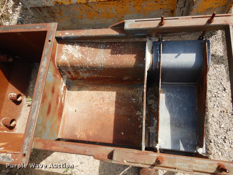 image for item DC5967 Gomaco GT-6200 curb and gutter machine