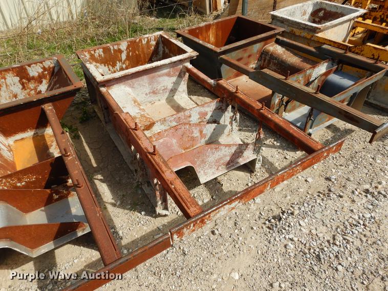 image for item DC5967 Gomaco GT-6200 curb and gutter machine