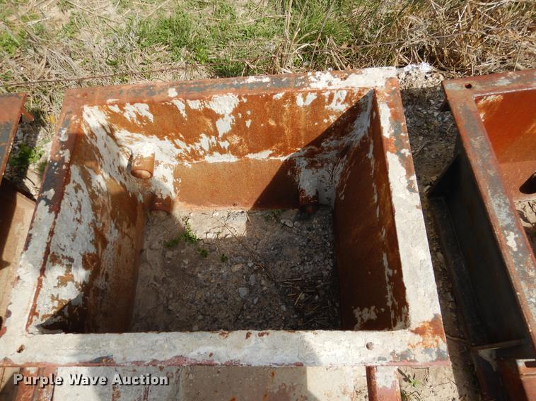 image for item DC5967 Gomaco GT-6200 curb and gutter machine