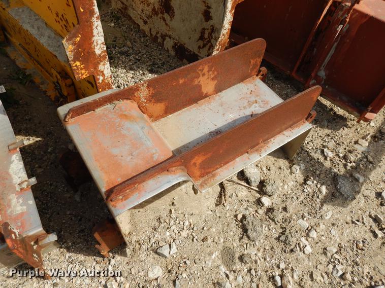 image for item DC5967 Gomaco GT-6200 curb and gutter machine