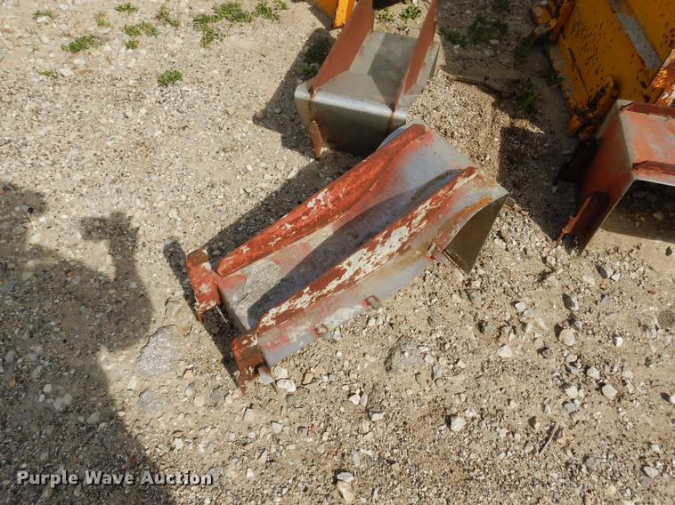 image for item DC5967 Gomaco GT-6200 curb and gutter machine