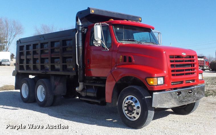 image for item DC7373 2001 Sterling L9500 dump truck