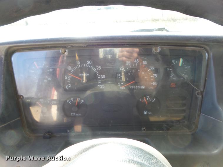 image for item DC7373 2001 Sterling L9500 dump truck