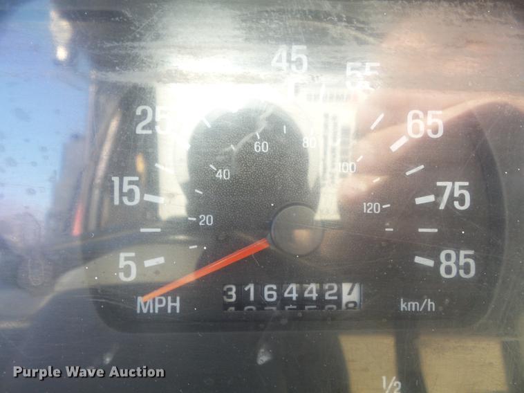 image for item DC7373 2001 Sterling L9500 dump truck