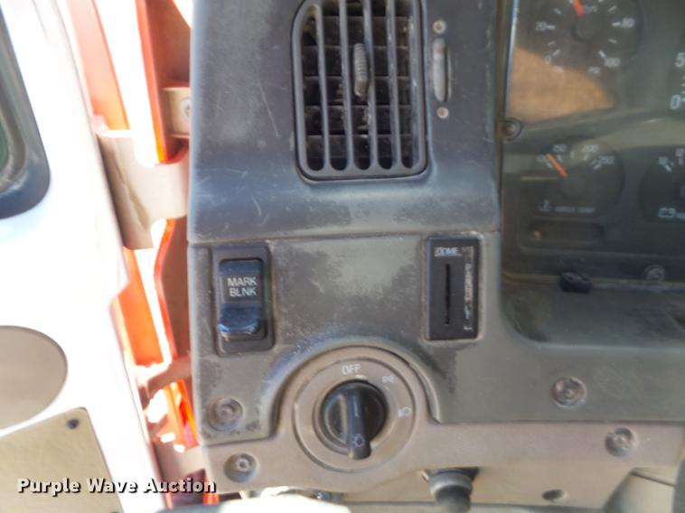 image for item DC7373 2001 Sterling L9500 dump truck