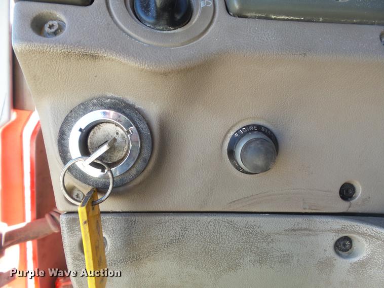 image for item DC7373 2001 Sterling L9500 dump truck