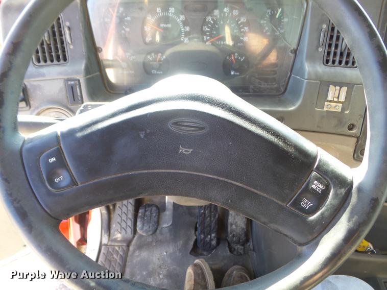 image for item DC7373 2001 Sterling L9500 dump truck