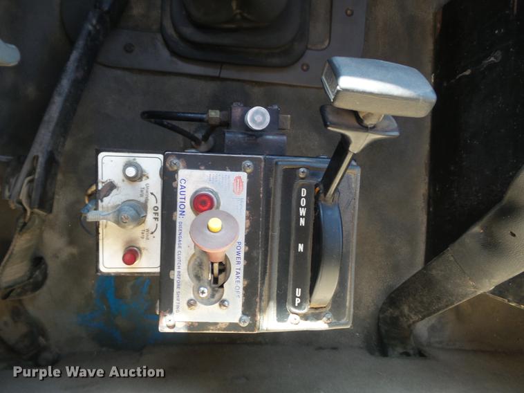 image for item DC7373 2001 Sterling L9500 dump truck