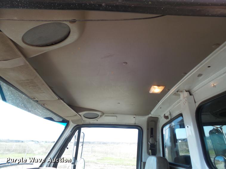 image for item DC7373 2001 Sterling L9500 dump truck