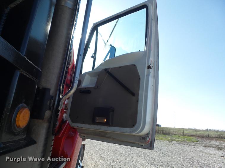 image for item DC7373 2001 Sterling L9500 dump truck