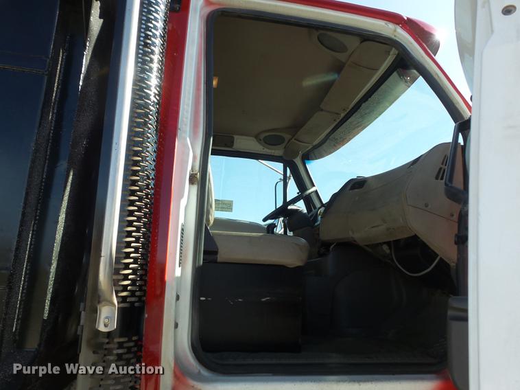 image for item DC7373 2001 Sterling L9500 dump truck