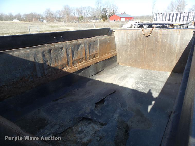 image for item DC7373 2001 Sterling L9500 dump truck