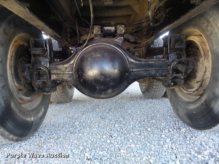 image for item DC7373 2001 Sterling L9500 dump truck