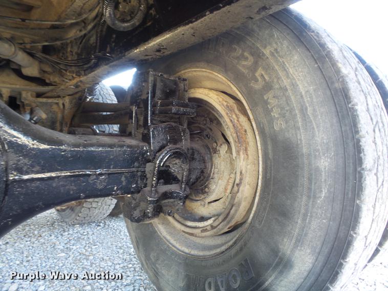 image for item DC7373 2001 Sterling L9500 dump truck