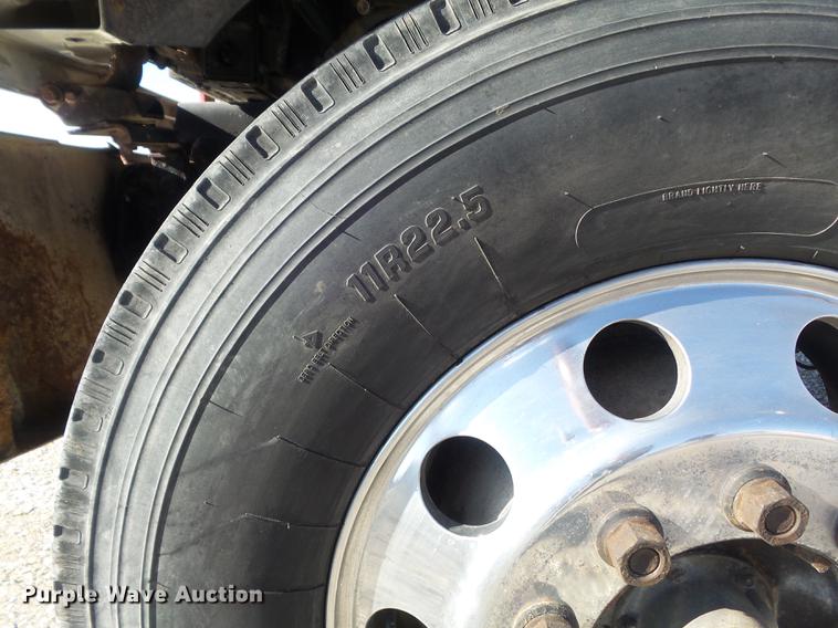 image for item DC7373 2001 Sterling L9500 dump truck