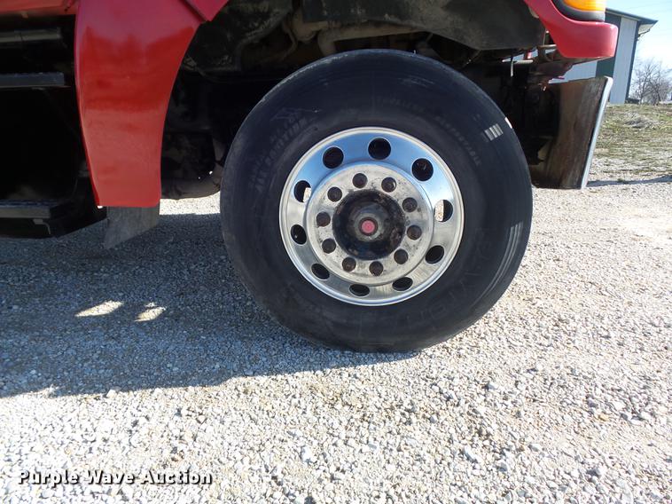 image for item DC7373 2001 Sterling L9500 dump truck