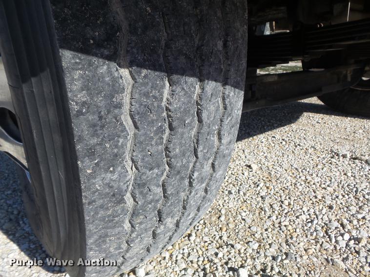 image for item DC7373 2001 Sterling L9500 dump truck