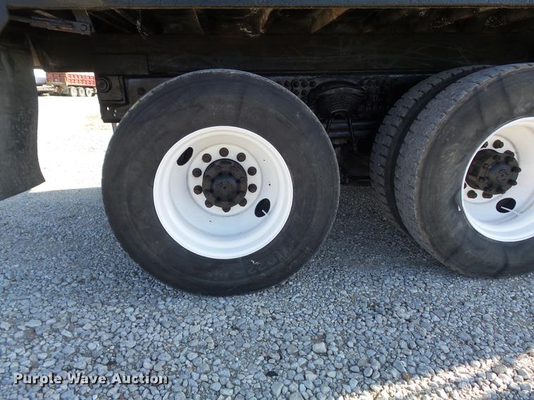 image for item DC7373 2001 Sterling L9500 dump truck