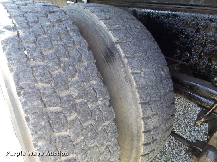 image for item DC7373 2001 Sterling L9500 dump truck