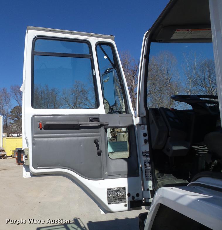 image for item DC7385 2004 Elgin Eagle series F street sweeper