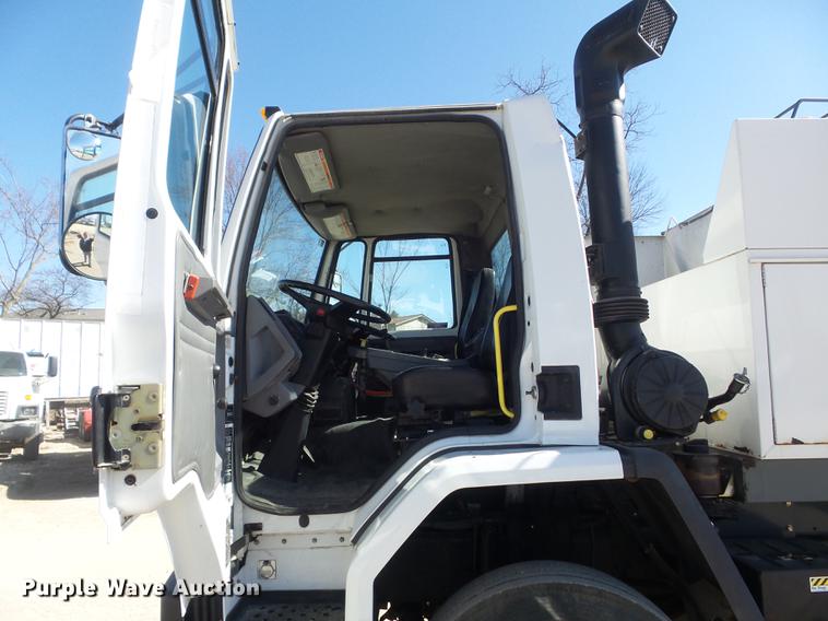 image for item DC7385 2004 Elgin Eagle series F street sweeper