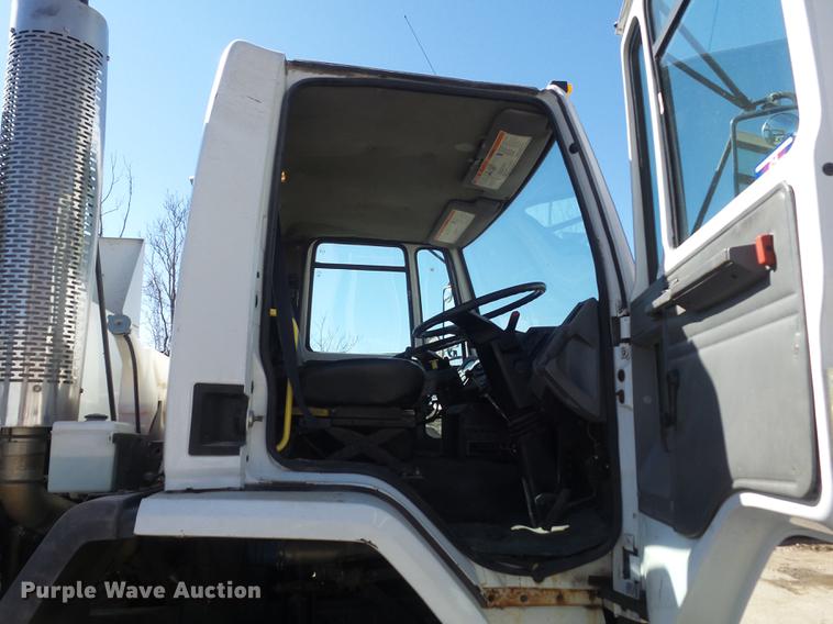 image for item DC7385 2004 Elgin Eagle series F street sweeper