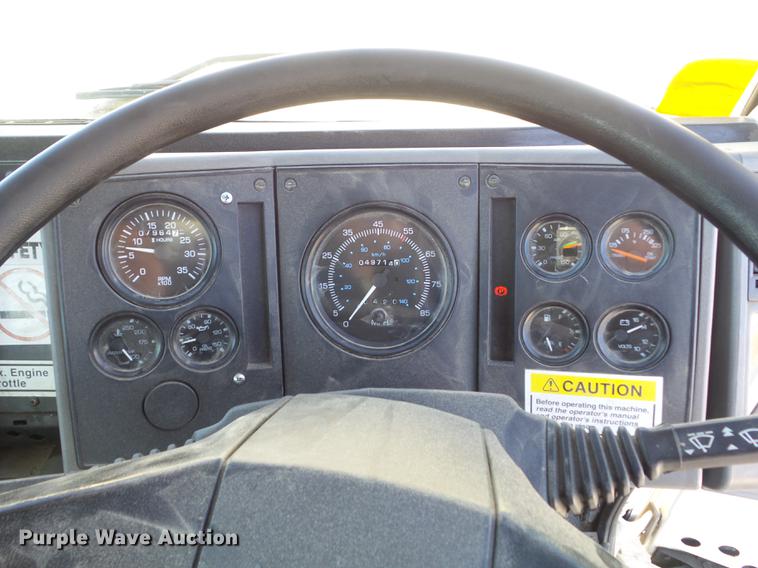 image for item DC7385 2004 Elgin Eagle series F street sweeper