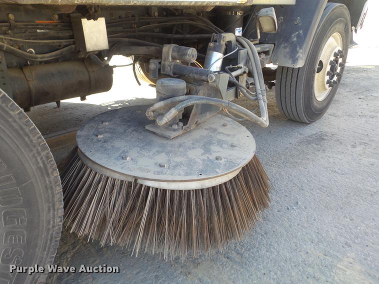 image for item DC7385 2004 Elgin Eagle series F street sweeper