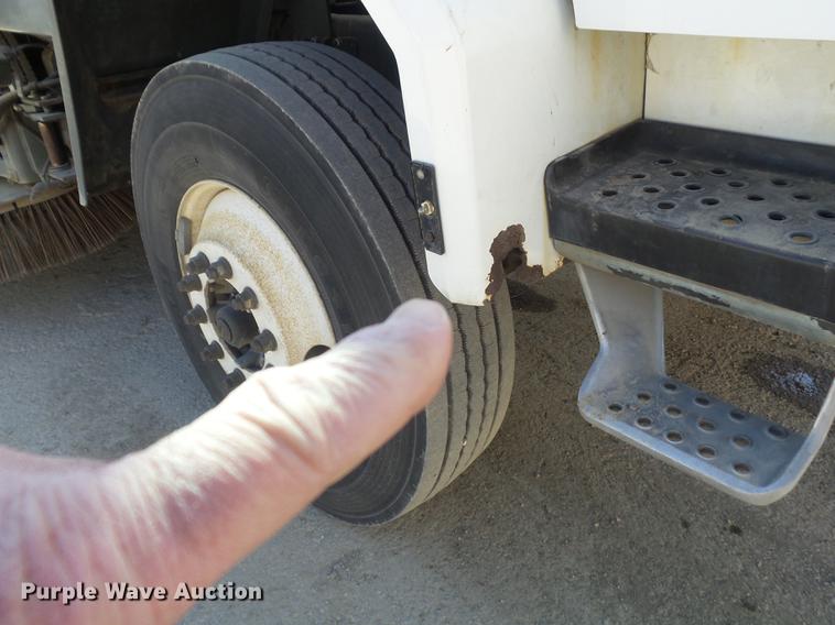 image for item DC7385 2004 Elgin Eagle series F street sweeper