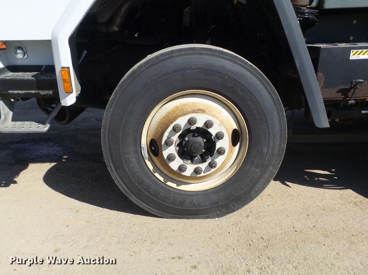 image for item DC7385 2004 Elgin Eagle series F street sweeper