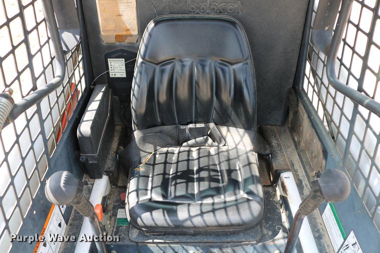 image for item DC7643 1998 Bobcat 863 skid steer