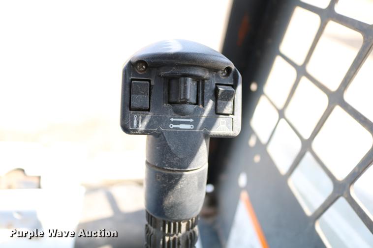 image for item DC7643 1998 Bobcat 863 skid steer