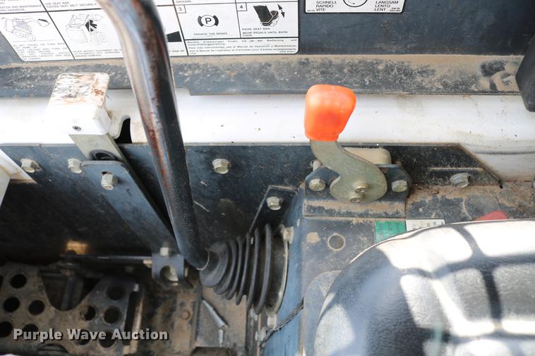 image for item DC7643 1998 Bobcat 863 skid steer