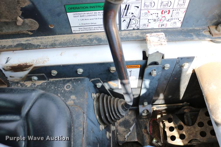 image for item DC7643 1998 Bobcat 863 skid steer