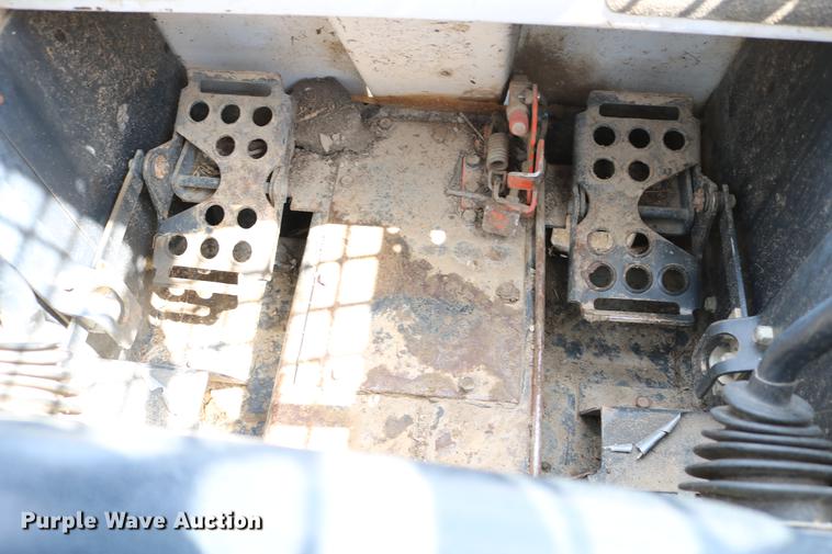 image for item DC7643 1998 Bobcat 863 skid steer