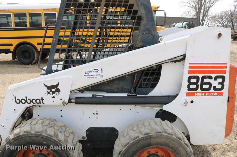 image for item DC7643 1998 Bobcat 863 skid steer