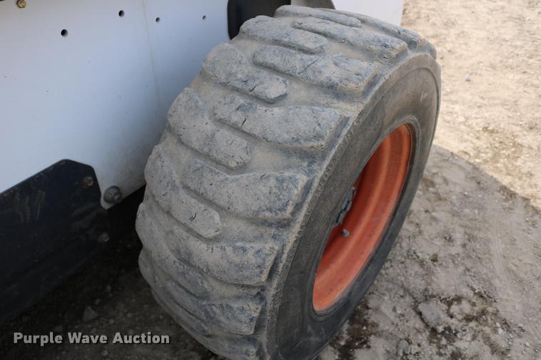 image for item DC7643 1998 Bobcat 863 skid steer