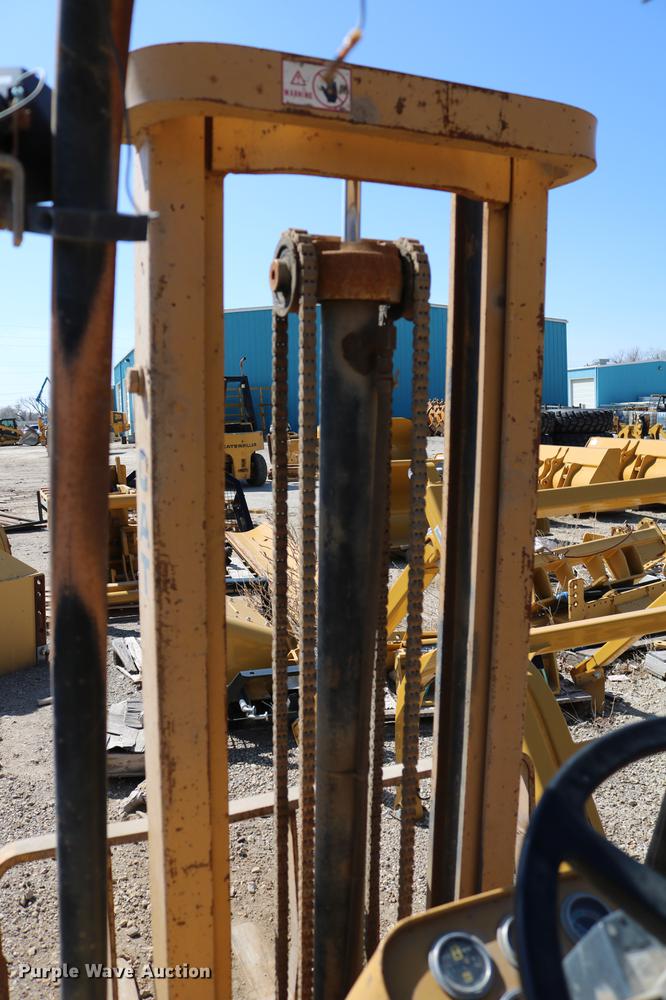 image for item DC7644 Caterpillar TC30 forklift
