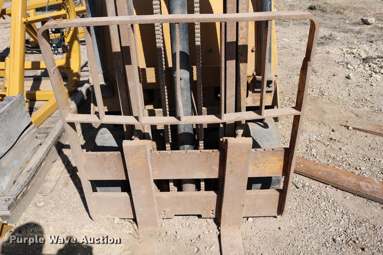 image for item DC7644 Caterpillar TC30 forklift