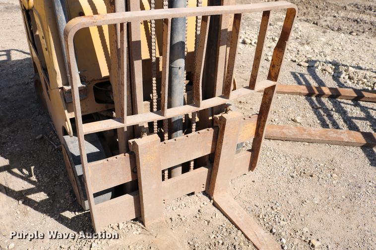 image for item DC7644 Caterpillar TC30 forklift