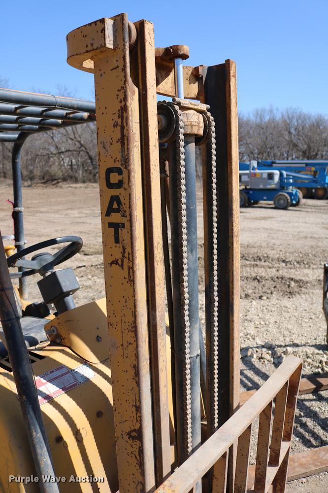 image for item DC7644 Caterpillar TC30 forklift