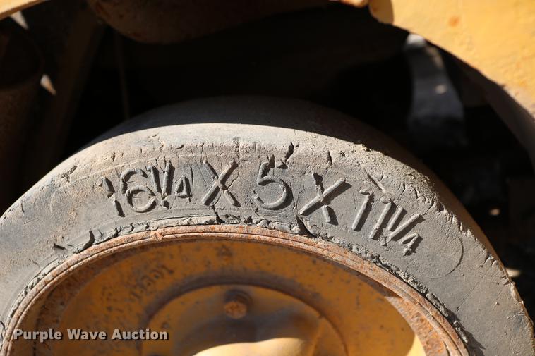 image for item DC7644 Caterpillar TC30 forklift